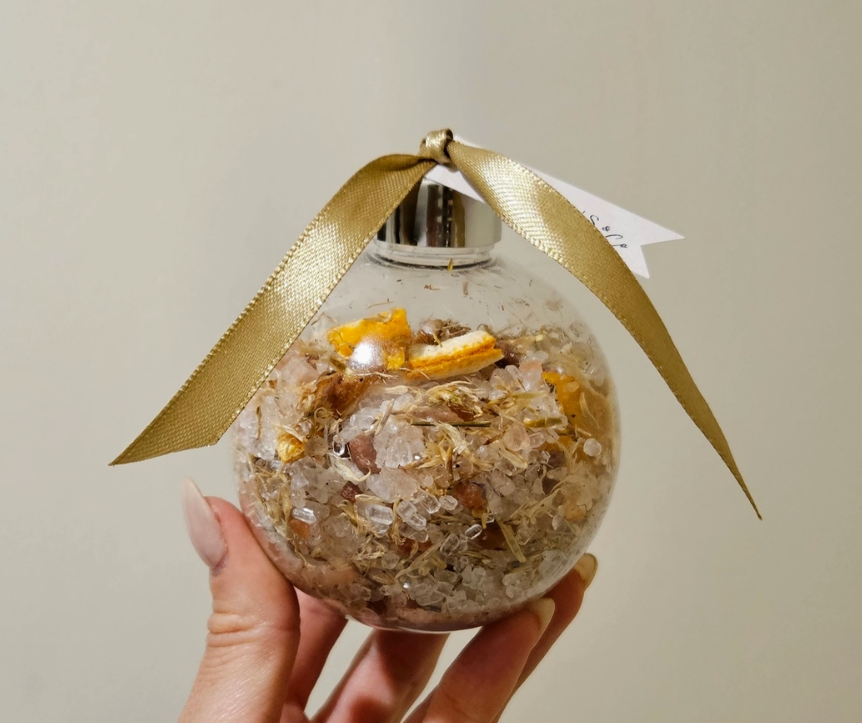 Zealous & Co Bath Salts Christmas Bauble - Large 200g