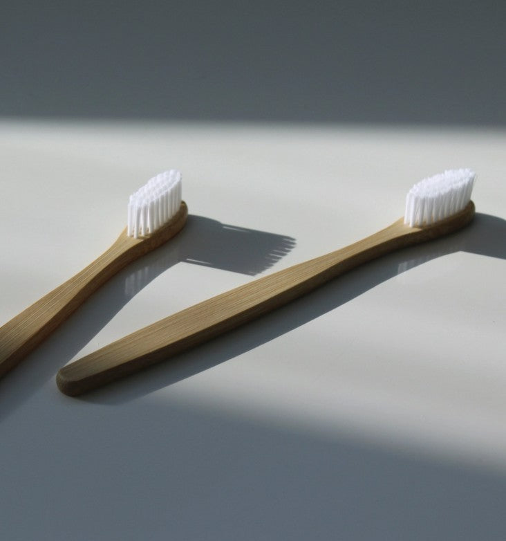 Jentl. Bamboo Toothbrush - White